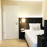 Lille Hus Апартаменты Bohl