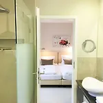 Lille Hus Апартаменты *